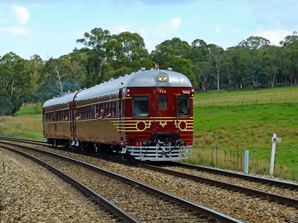 treno-fotovoltaico-australia-energia-rinnovabile-batterie-sostenibilità-recupero-Close-up Engineering