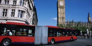 londra, bus, rossi, tfl, trasporto, emissioni, filtri, ibridi, elettrici, uk, diesel, biofuel, innovazione, inquinamento, trasporto pubblico