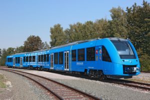 coradia-ilint-treno-idrogeno-celle-combustibile-germania-sassonia-alstom-eba-passeggeri-CuE