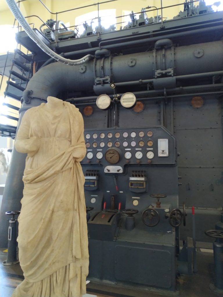 centrale, montemartini, roma, museo, arte, classica, grecia, ingegneria, elettricità, alternatore, pompe, termoelettrico, industria, acea