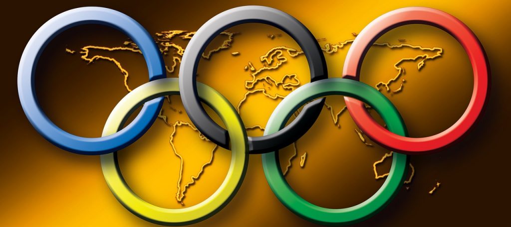 olimpiadi-tokyo-2020-giappone-giochi-edizione-32-sostenibilità-medaglie-podi-metalli-plastica-riciclo-elettronica-oro-argento-rame-bronzo-mari-recupero-legname-stadio-CuE