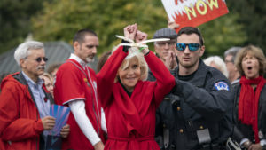 Jane, fonda, arresto, quarto, Washington, proteste, manifestazioni, fire, drill, Friday, campidoglio, star, attice, greta, thumberg, attivismo, clima, emergenza, climatica Energy Close-up Engineering