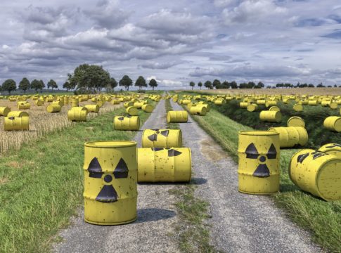 rifiuti-radioattivi-scorie-corrosione-fusti-nucleare-deposito-smaltimento-radioattività-cue
