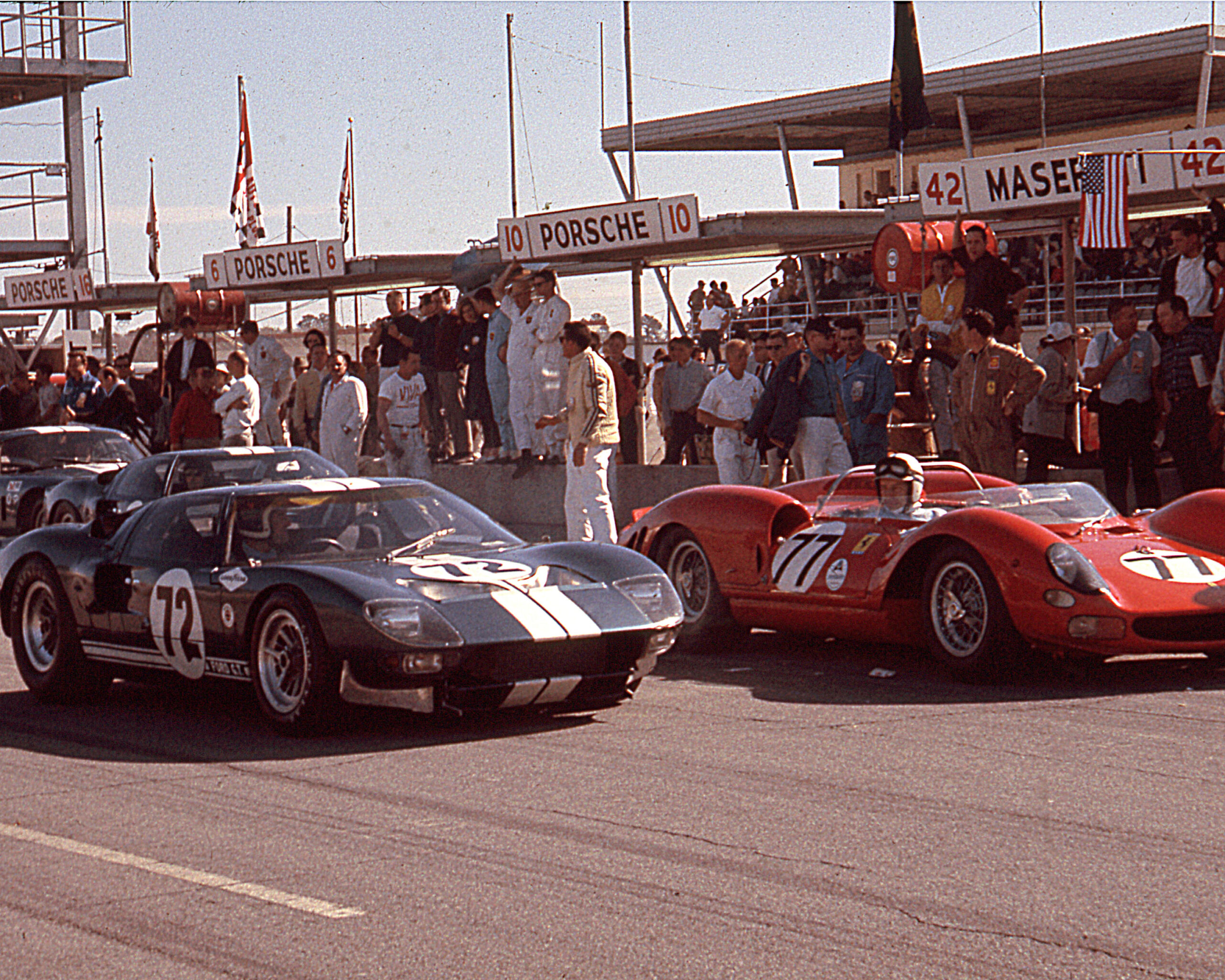 Против ferrari. Ford gt40 vs Ferrari 330. Форд против Феррари. Ford gt 40 1965 Daytona. Ле-ман 24 часа 1966 фотофиниш.