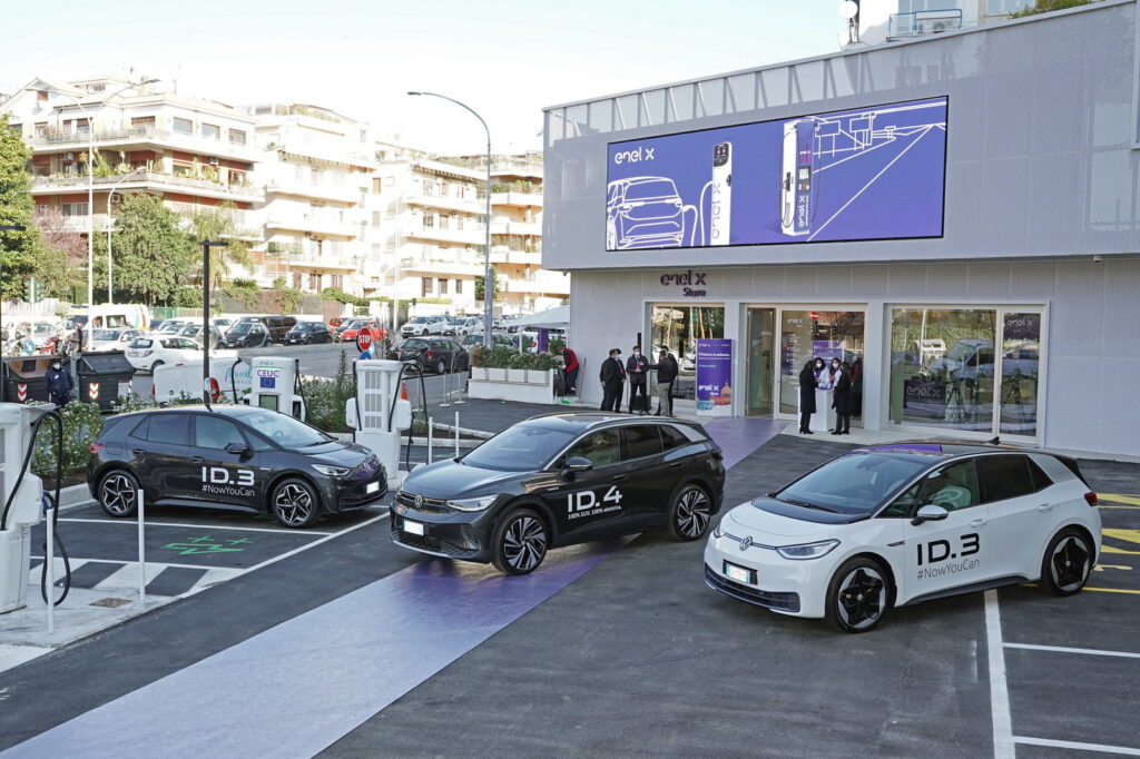 enel x, store, roma, ricarica, auto elettriche, veicoli elettrici, batteria, ultrarapido, innovazione, città, mobilità, energia, tecnologia, efficienza, smart, green, Energy Close-up Engineering