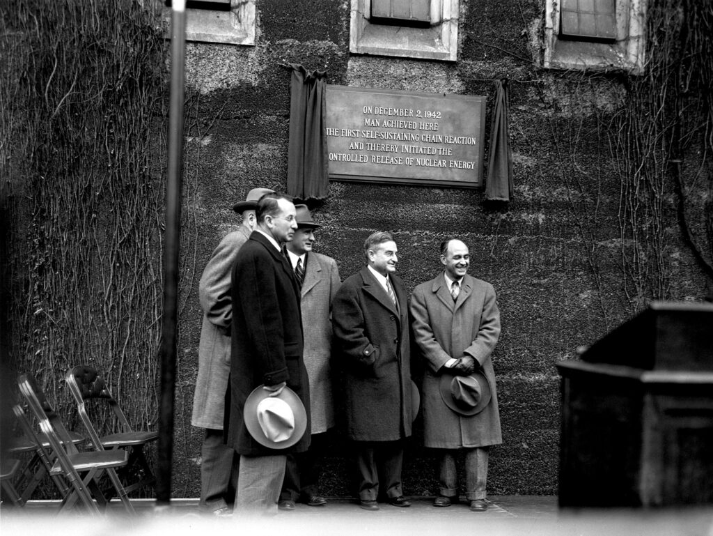 Enrico Fermi, Chicago-Pile 1, Era atomica, Szilard, fissione, America, neutroni, hiroshima, nagasaki, catena, investimenti, fascismo, guerra, nucleare, progetto Manhattan, uranio, grafite, autosostentamento, Energy Close-up Engineering.