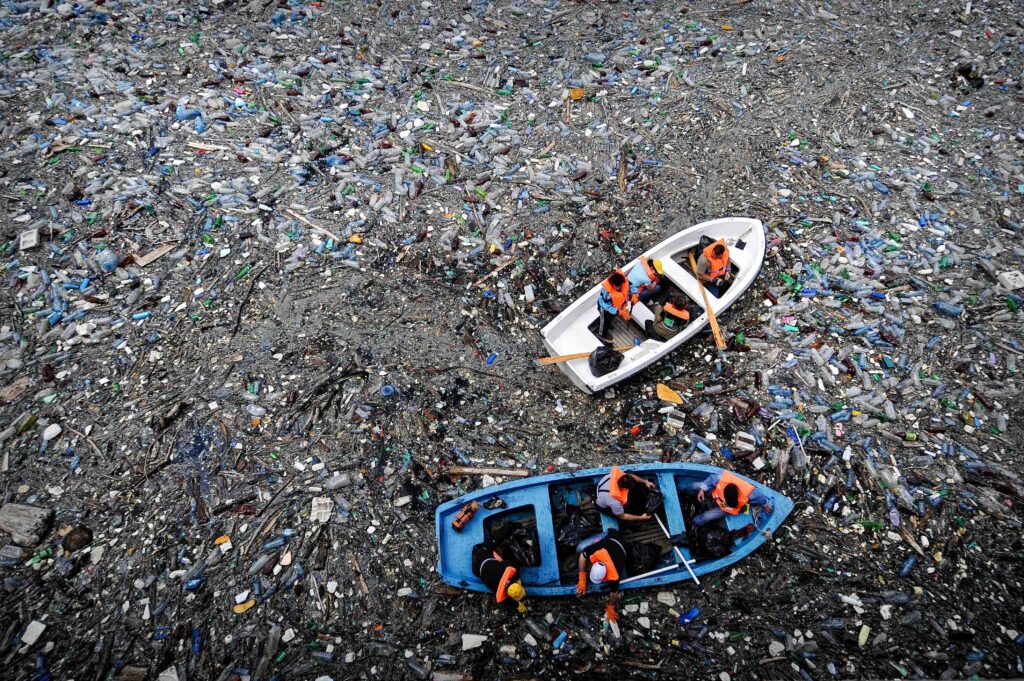 NUTEC, plastic pollution, nucleare, IAEA, plastica, oceani, isole di plastica, Great Pacific Garbage Patch, Ellen MacArthur Foundation, microplastiche, previsioni, modelli, Najat Mokhtar, Science Advances, riciclo, discariche, tracciamento isotopico, radiazione, radiolisi, Energy Close-up Engineering.