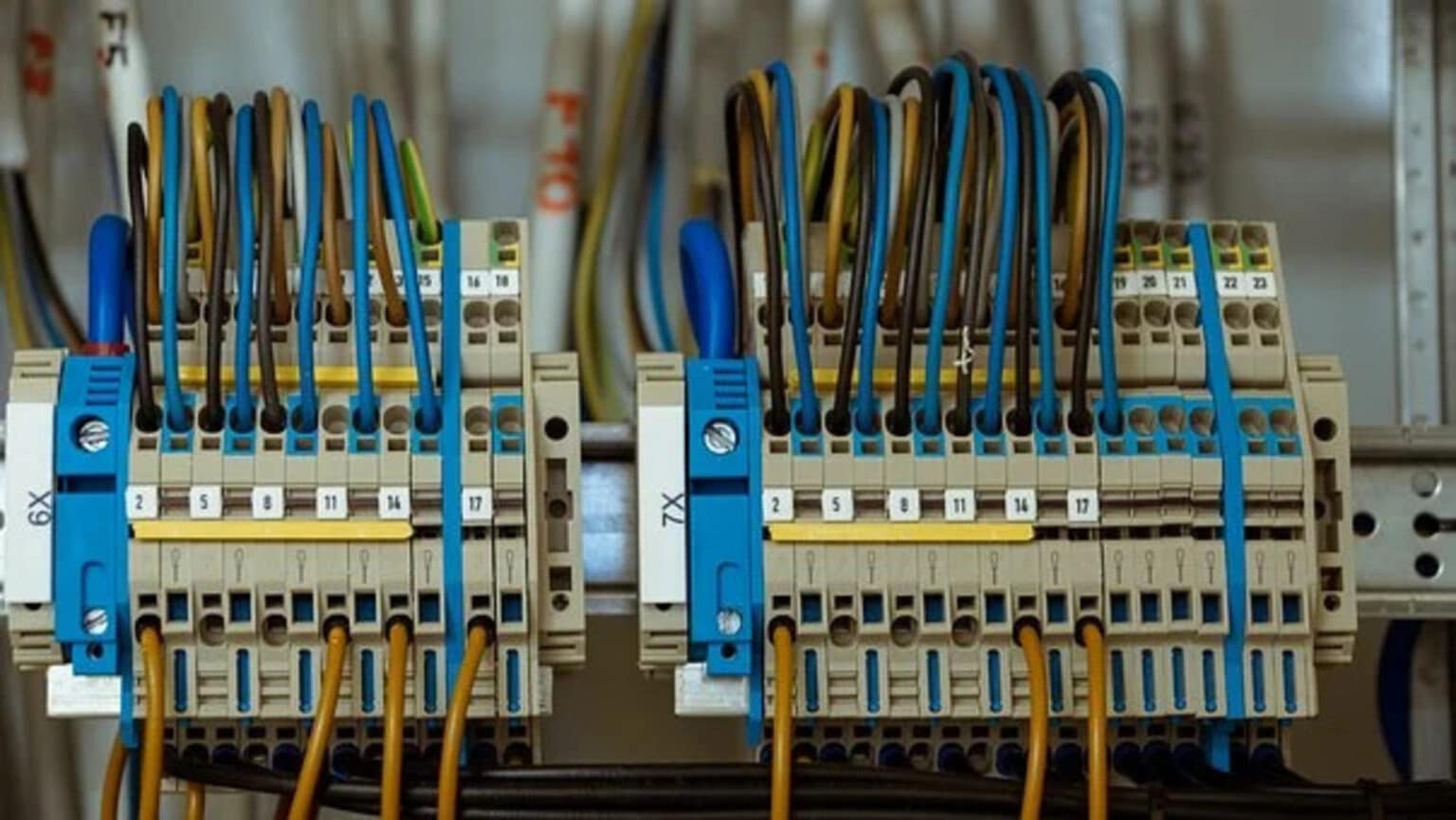 Cos'è il condensatore e per cosa viene usato Cos'è il condensatore e per cosa viene usato
