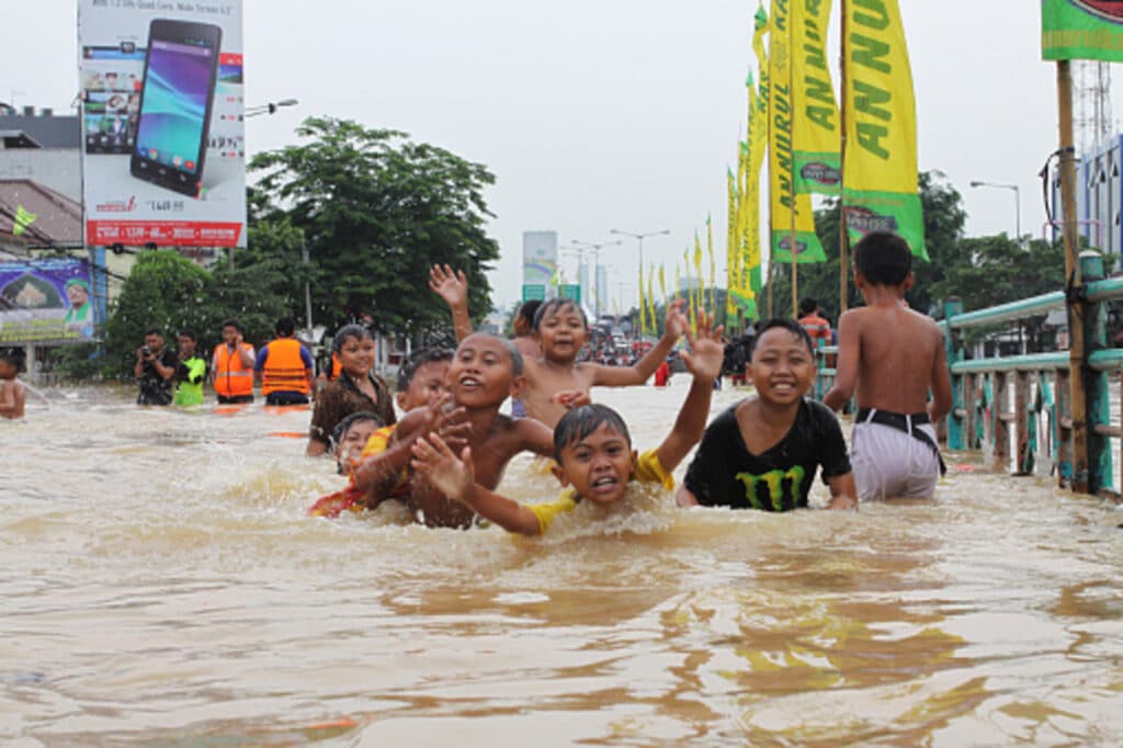 Giacarta, capitale, oceano, affondamento, innalzamento, clima, falde, alluvioni, città, prospettive, governo, 2050, Indonesia, sovrappopolazione, sviluppo, rischio, Energy Close-up Engineering