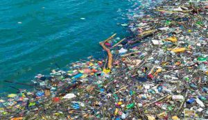 Plastica e rifiuti in mare (Depositphotos foto)