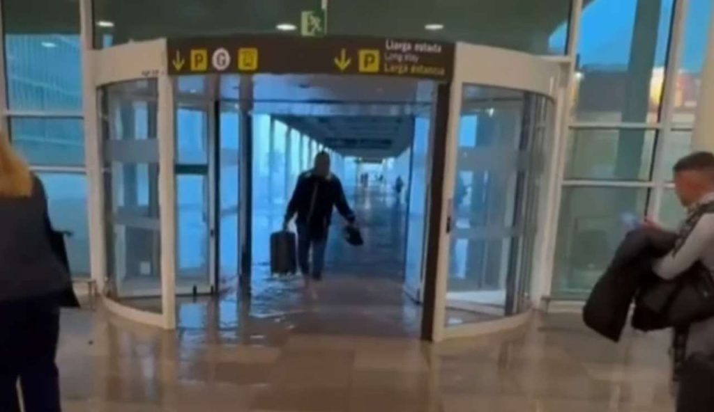 Aeroporto di Barcellona inondato (About Nature - youtube foto)