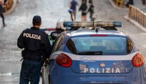 Il posto di blocco della polizia (Depositphotos)